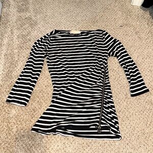 Michael Kors Black and white striped zipper side quarter sleeve shirt size Small